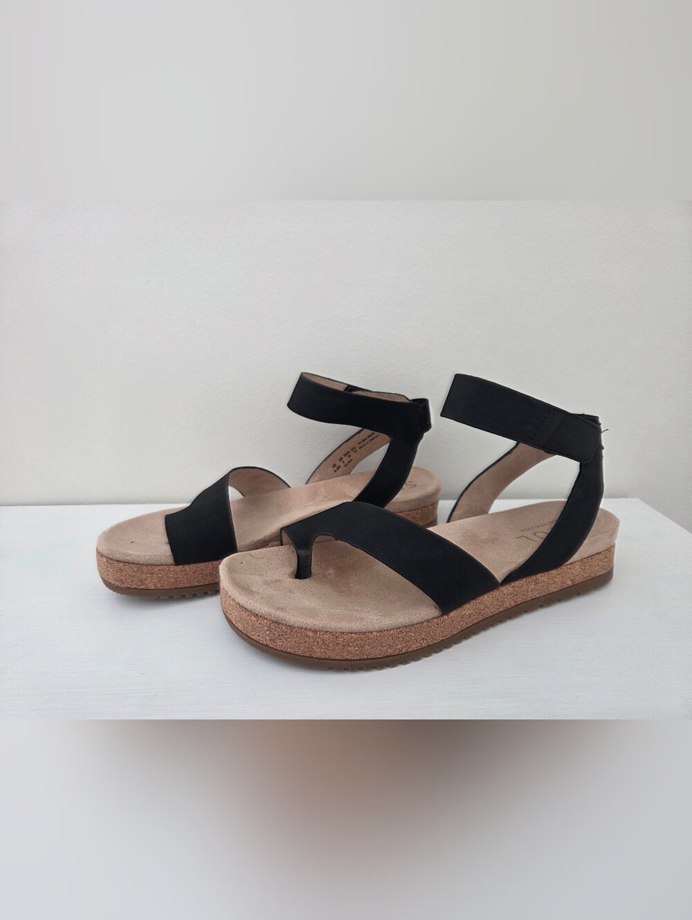 Soul By Naturalizer. Black Cork-Platform Toe-Loop Sandals